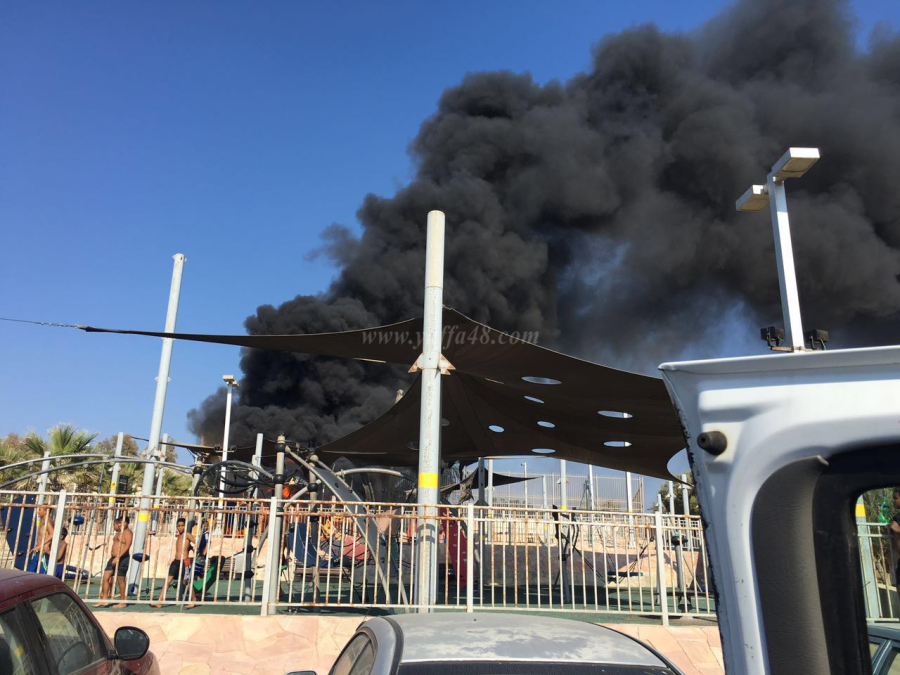 بالفيديو: حريق كبير يحصد حديقة ملاهي للأطفال بحي الجبلية دون وقوع اصابات